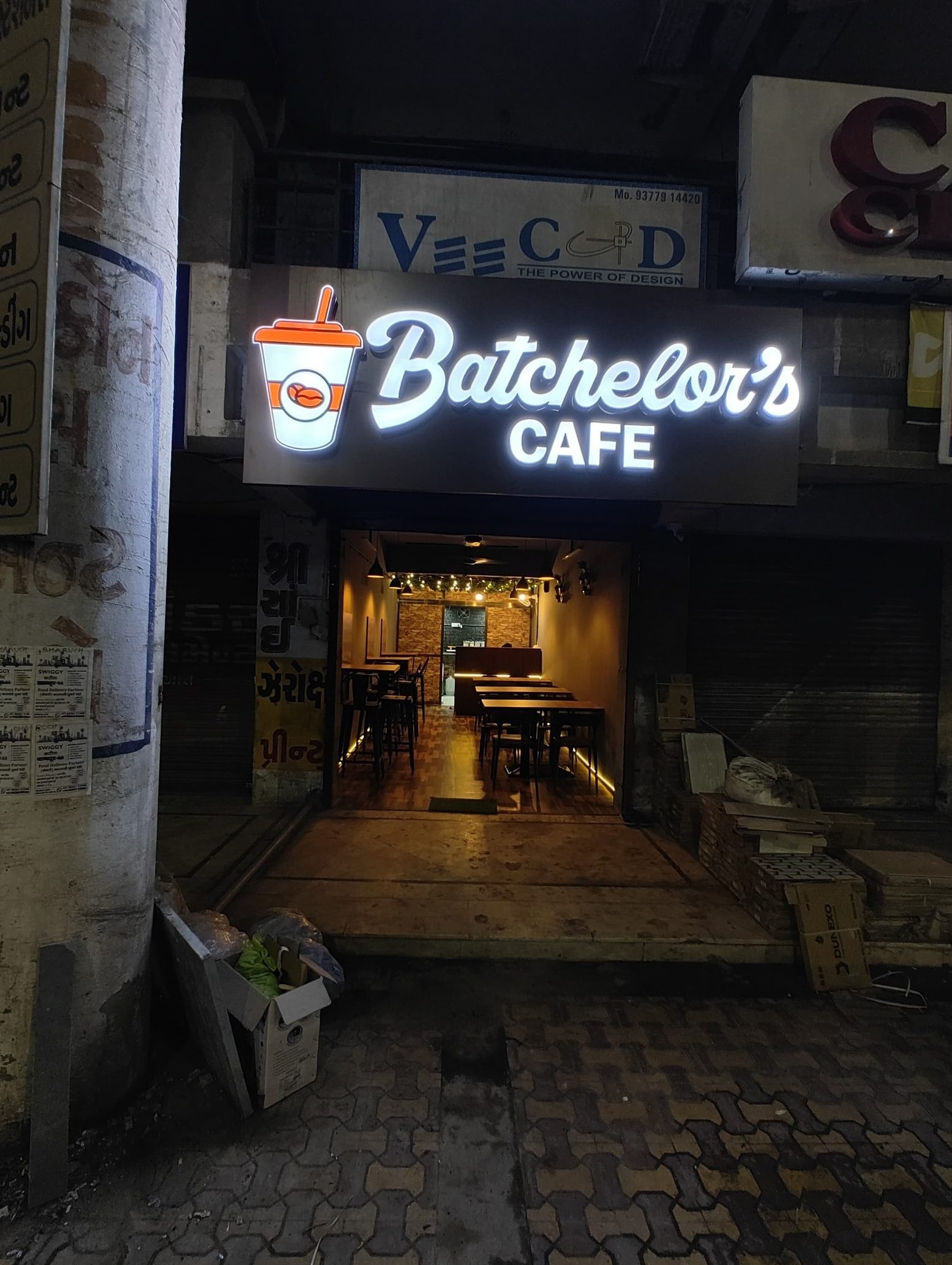 batchelors cafe best cafe in bharuch