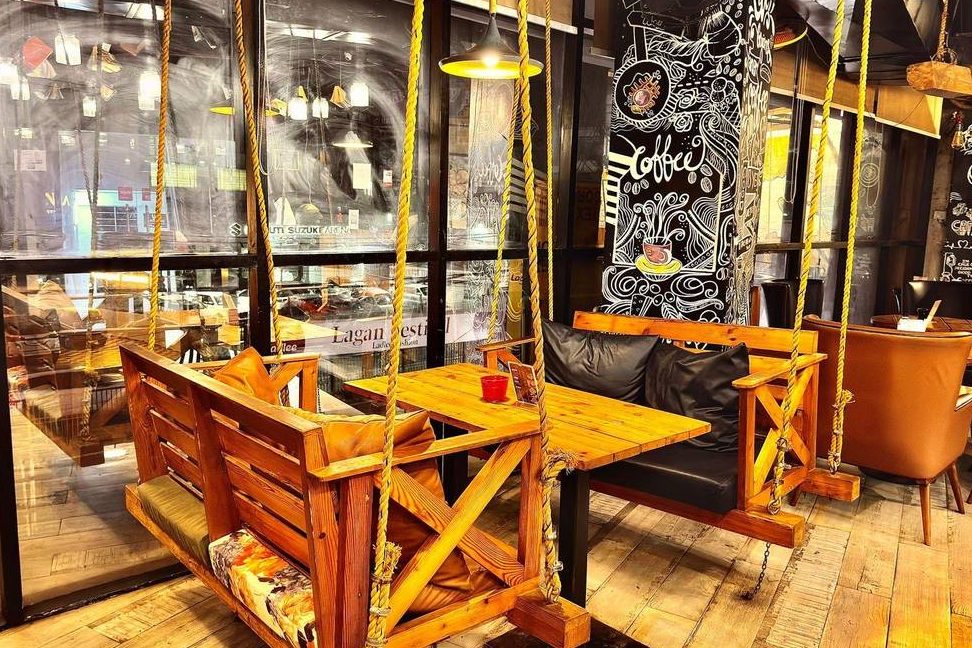 cafe 13