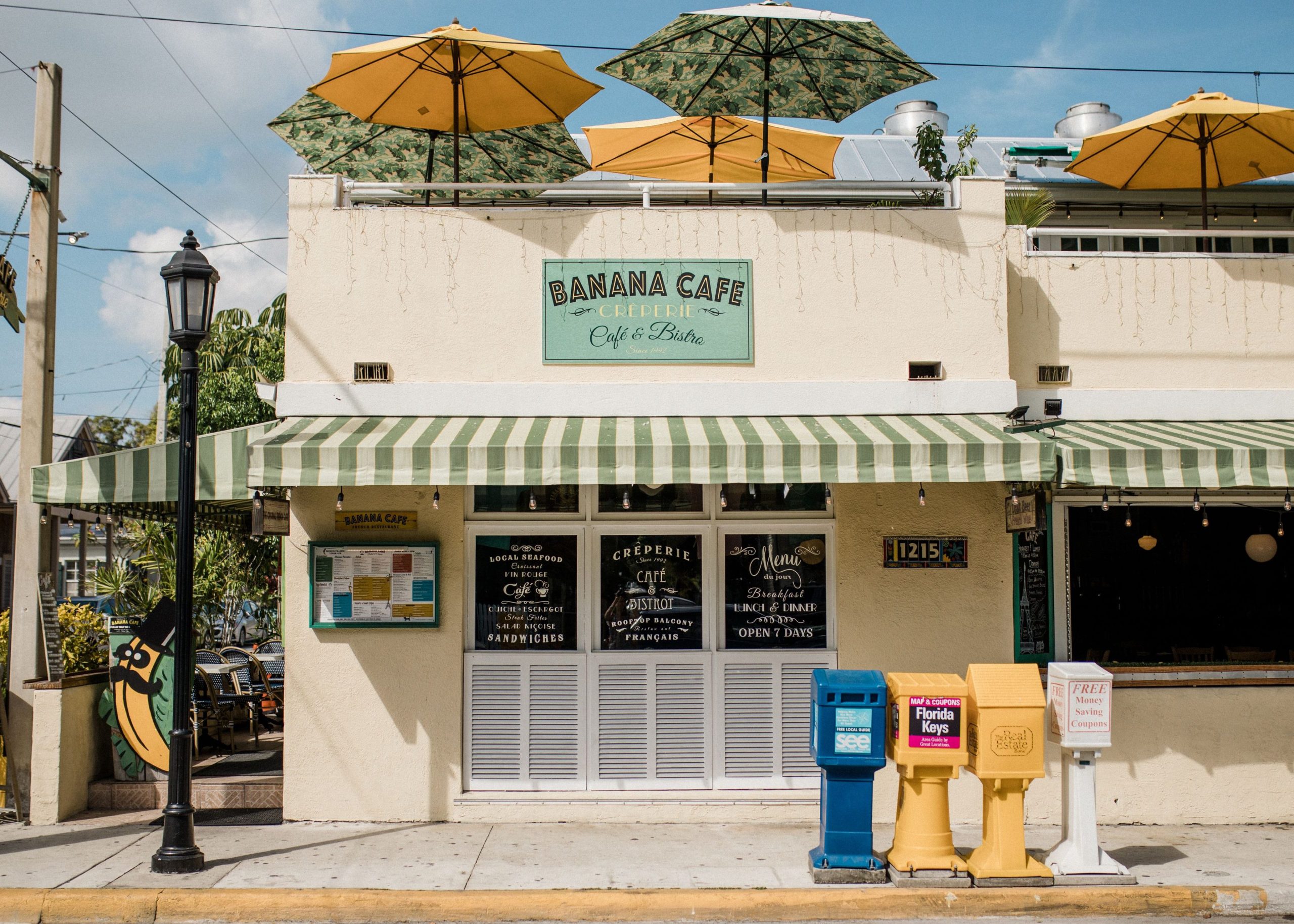 cafe banana scaled