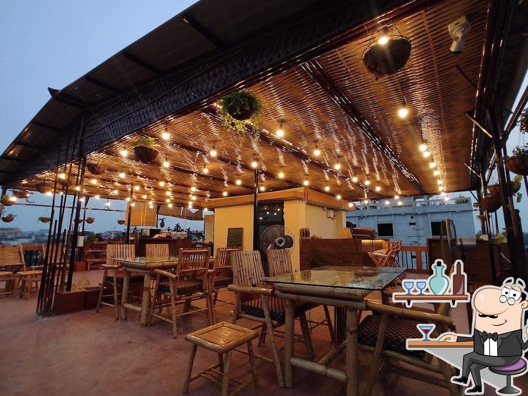 elemental cafe and store
