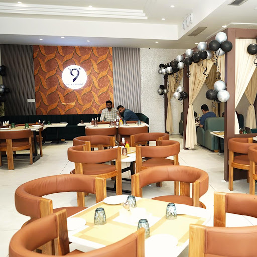 9 Ten Cafe & Restaurant