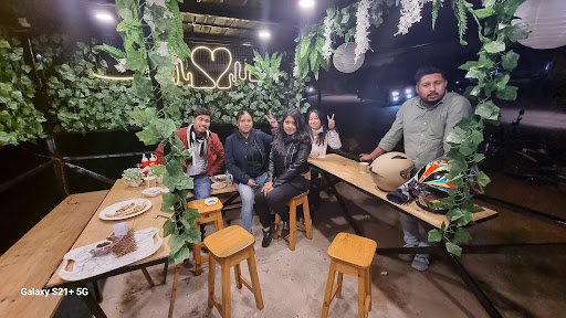 BREAD BOX- The Pergola Cafe