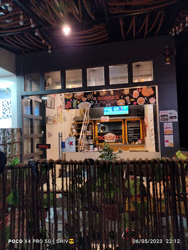 Retreat Cafe and Eatery (previously Momma’s Cafe)