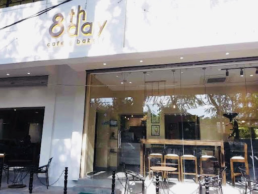 8th Day Café & Bakery