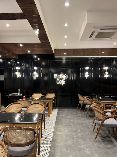 Molly’s Café