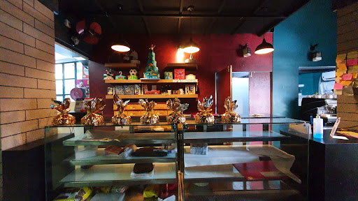 LA ABELLA Cake & Cafe