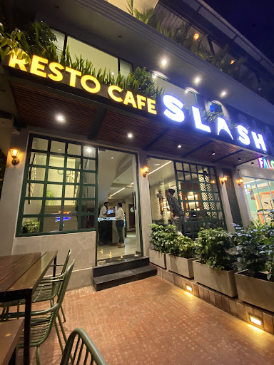 Slash Resto Cafe