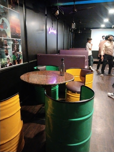 Cafe retroo - (saibaba colony)