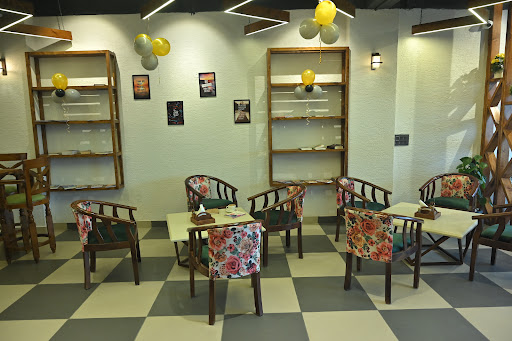 La Moda Cafe & Restaurant