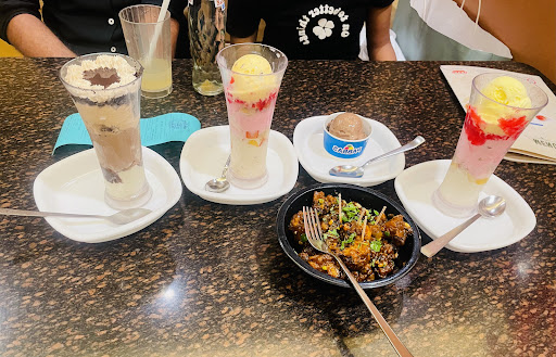 Pabbas Ideal Cafe, Bharat Mall