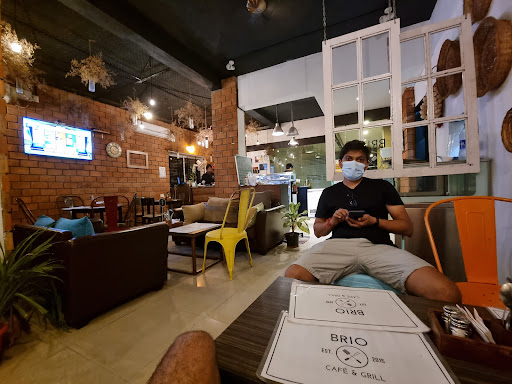 Brio Cafe' and Grill