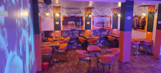 Signature cafe- cabin cafe in Jaipur, Couples cafe