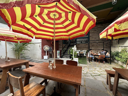 The Hole In The Wall Cafe