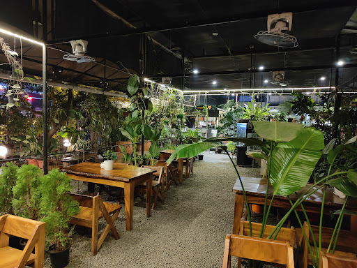 Fress Trees Garden & Cafe, Edappally