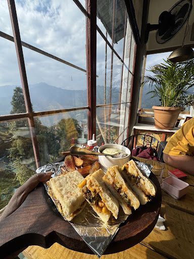 THE LOCAL CAFÉ- Best Cafe/Restaurant/Bakery Shop in Gangtok