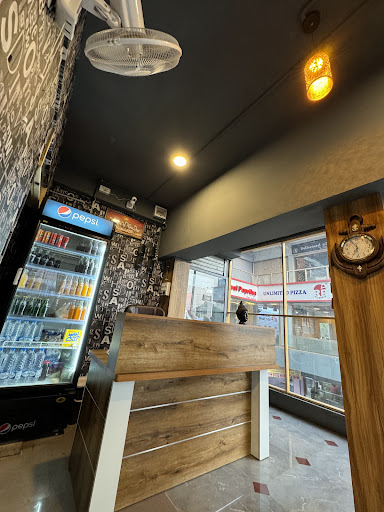 Cafe De Luxe
