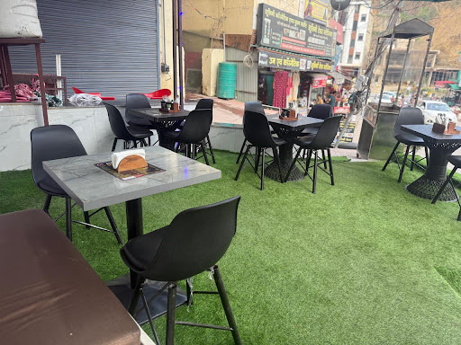 RRR CAFE SOLAN