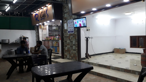 R CAFE