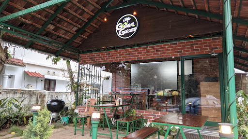 Cafe Green Grass