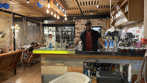 The Swings Cafe - A Family Restaurant & Bar