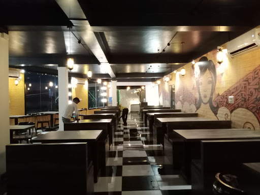 The Queen Cafe And Restaurant