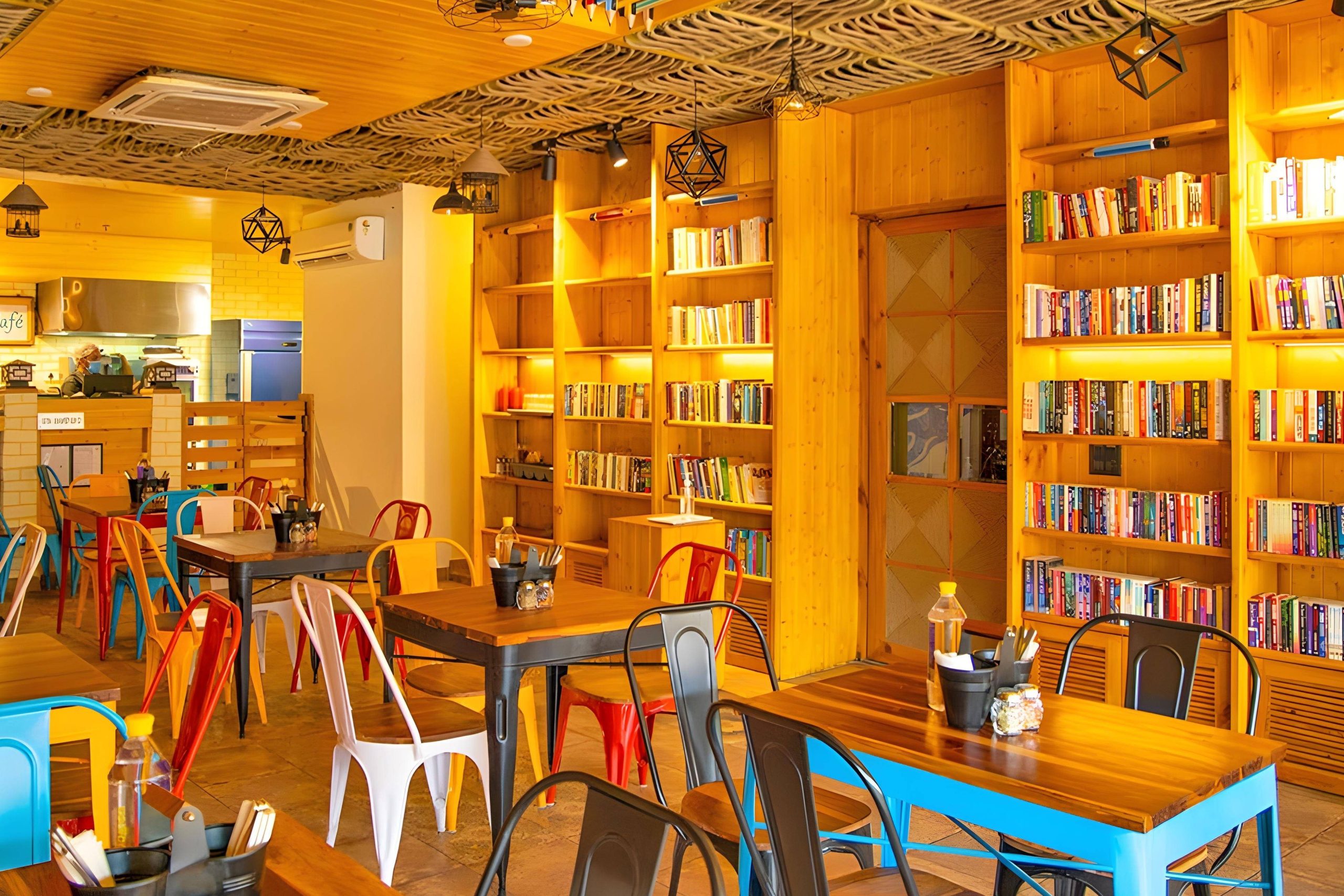 readers coffee house scaled