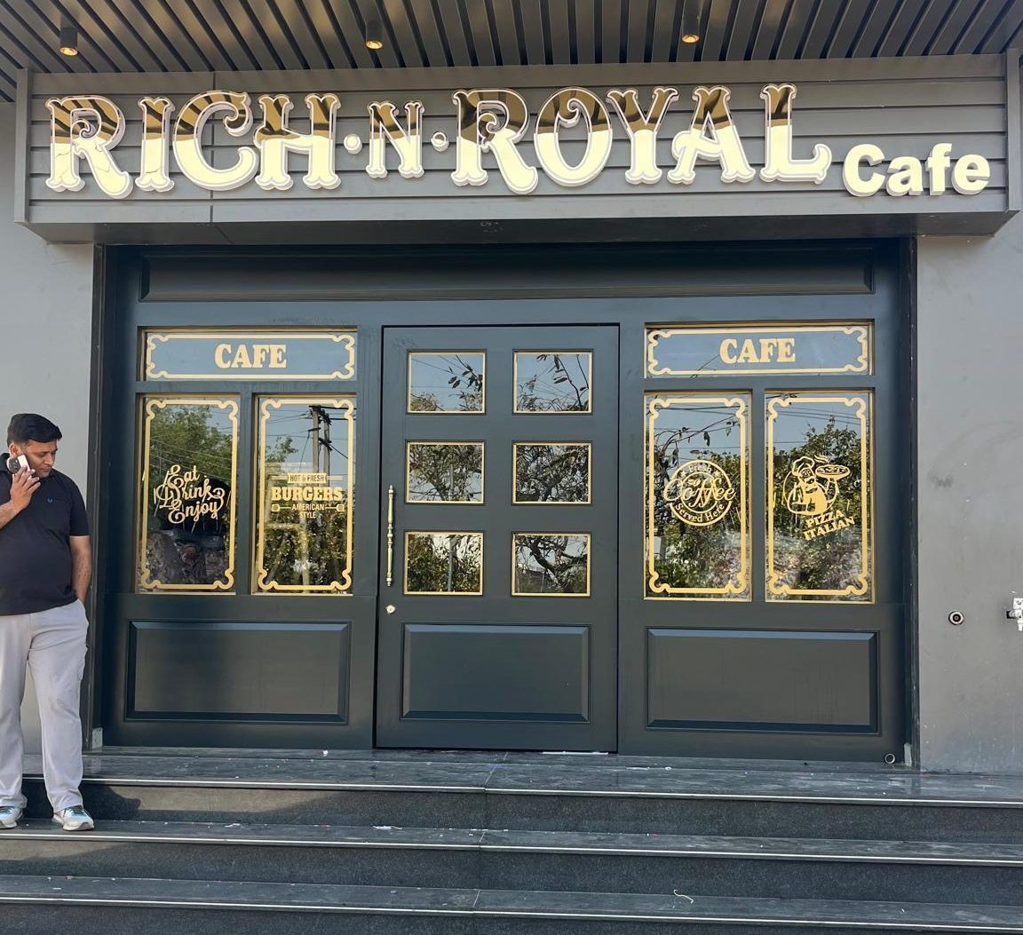 rich n royal cafe
